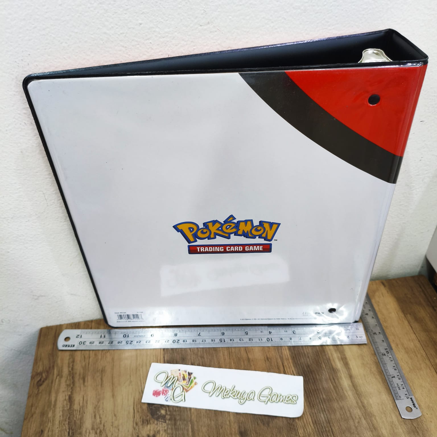 Ultra Pro 2 inch Poke Ball 3-Ring Album for Pokemon Collectors Album Ordner 3 D-ring Binder - Image 2